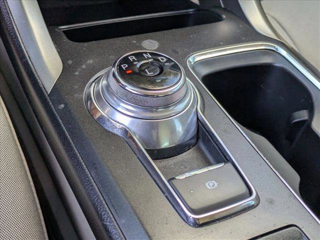 Used 2020 Ford Fusion SE image 12