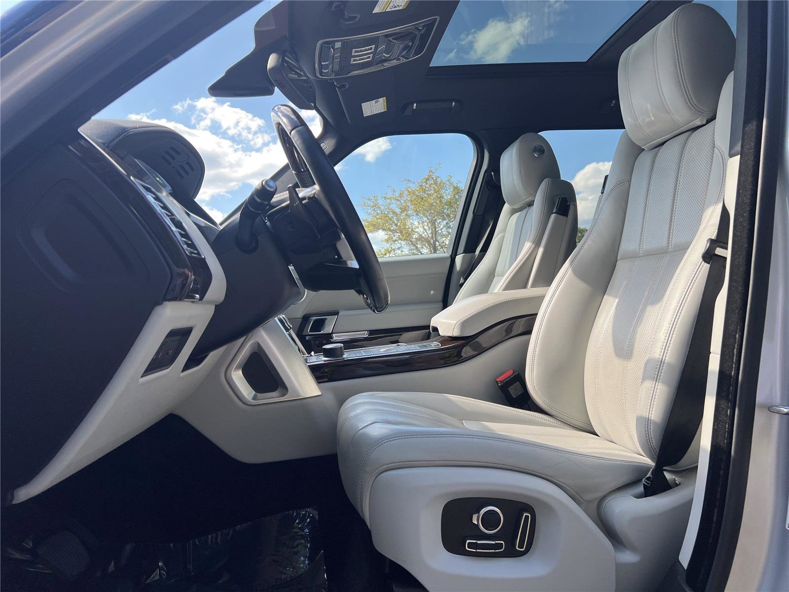 Used 2016 Land Rover Range Rover HSE AWD/4WD image 21