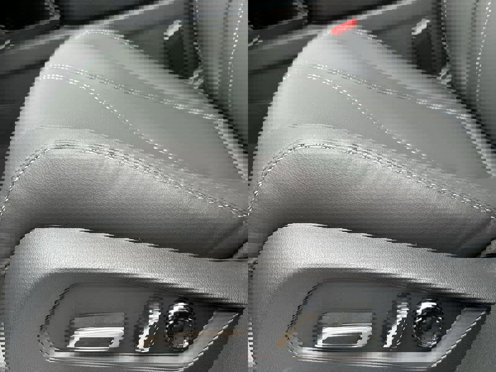 New 2026 Acura RDX SH-AWD image 13