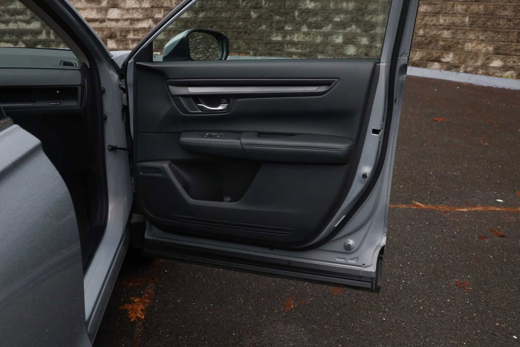 Used 2023 Honda CR-V LX image 14