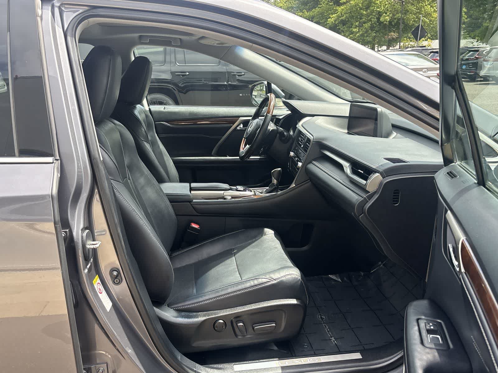 Used 2019 Lexus RX 350 FWD w/ Navigation Package image 9