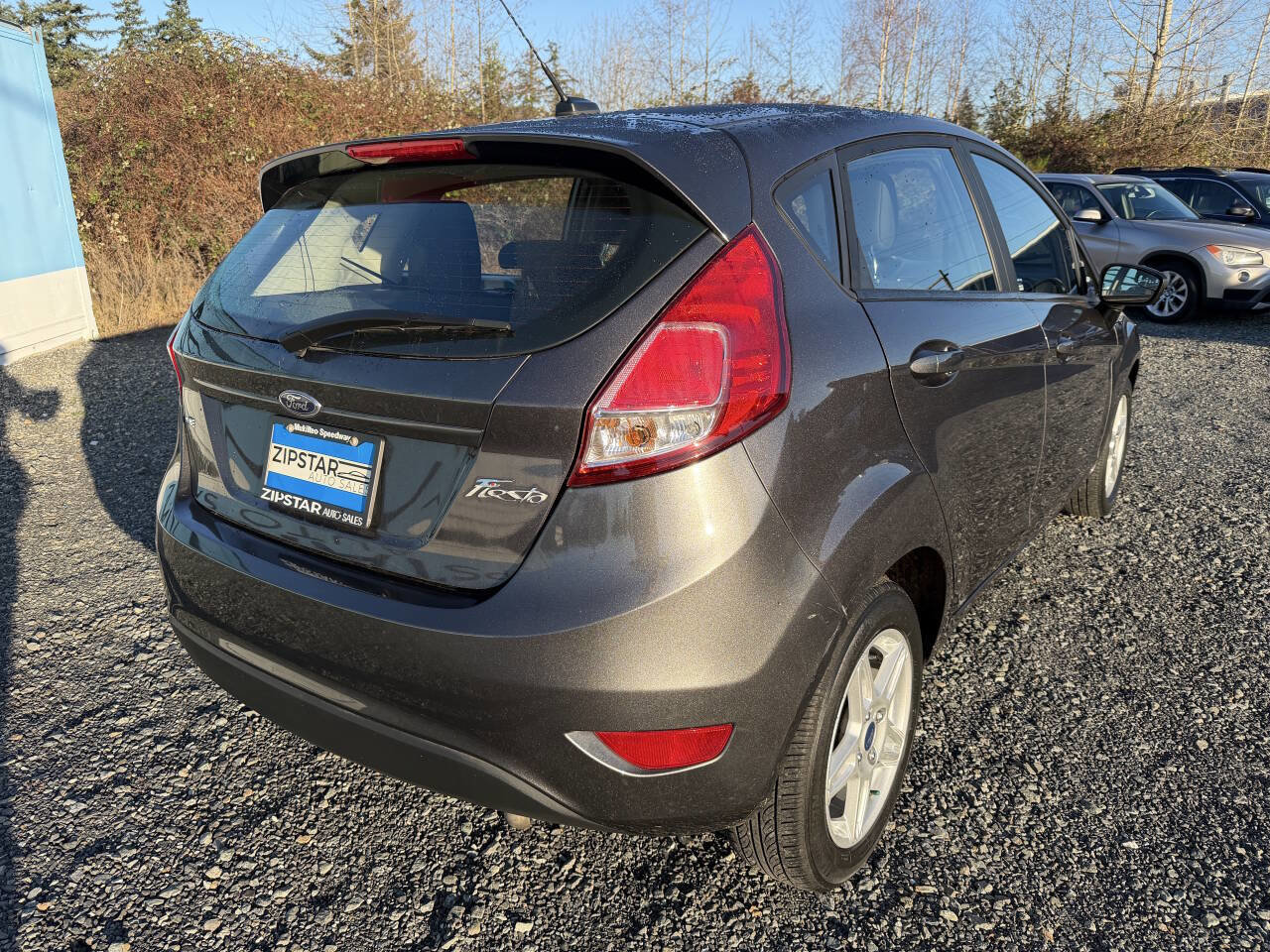 Used 2017 Ford Fiesta SE image 3