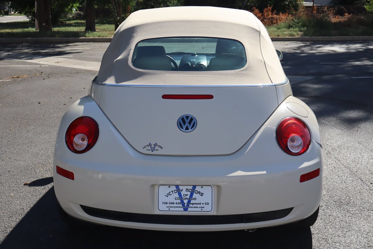Used 2008 Volkswagen Beetle SE FWD image 19