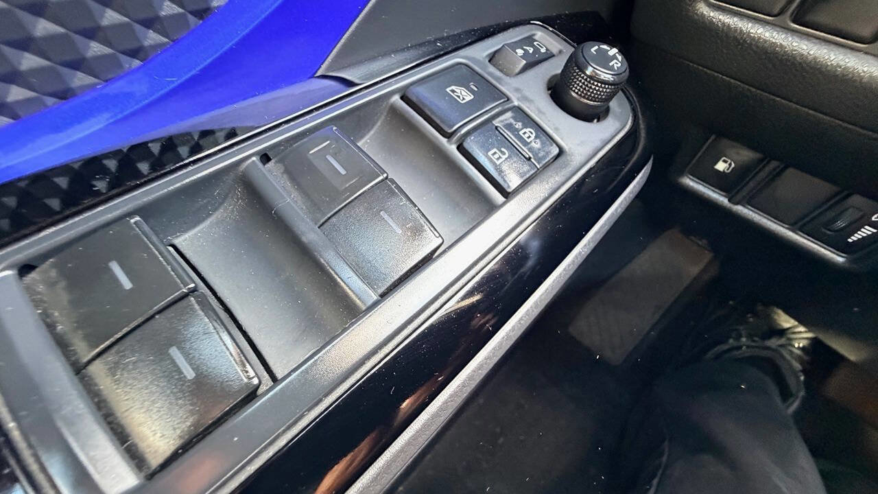 Used 2020 Toyota C-HR XLE image 18