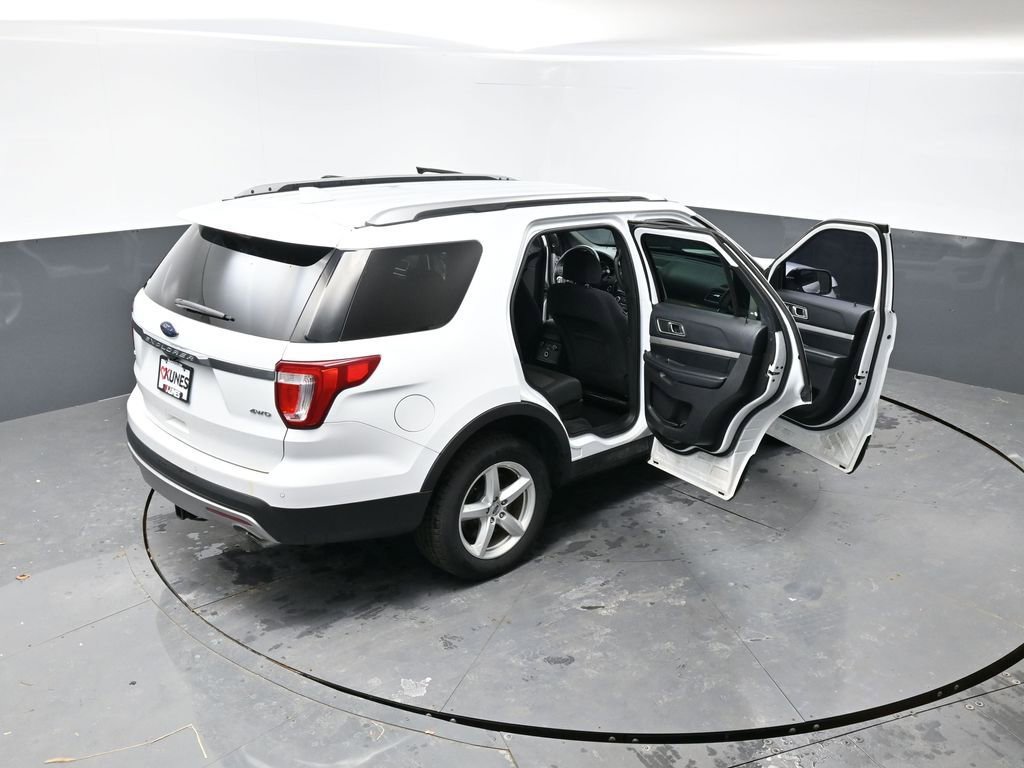 Used 2016 Ford Explorer XLT w/ Equipment Group 201A image 58