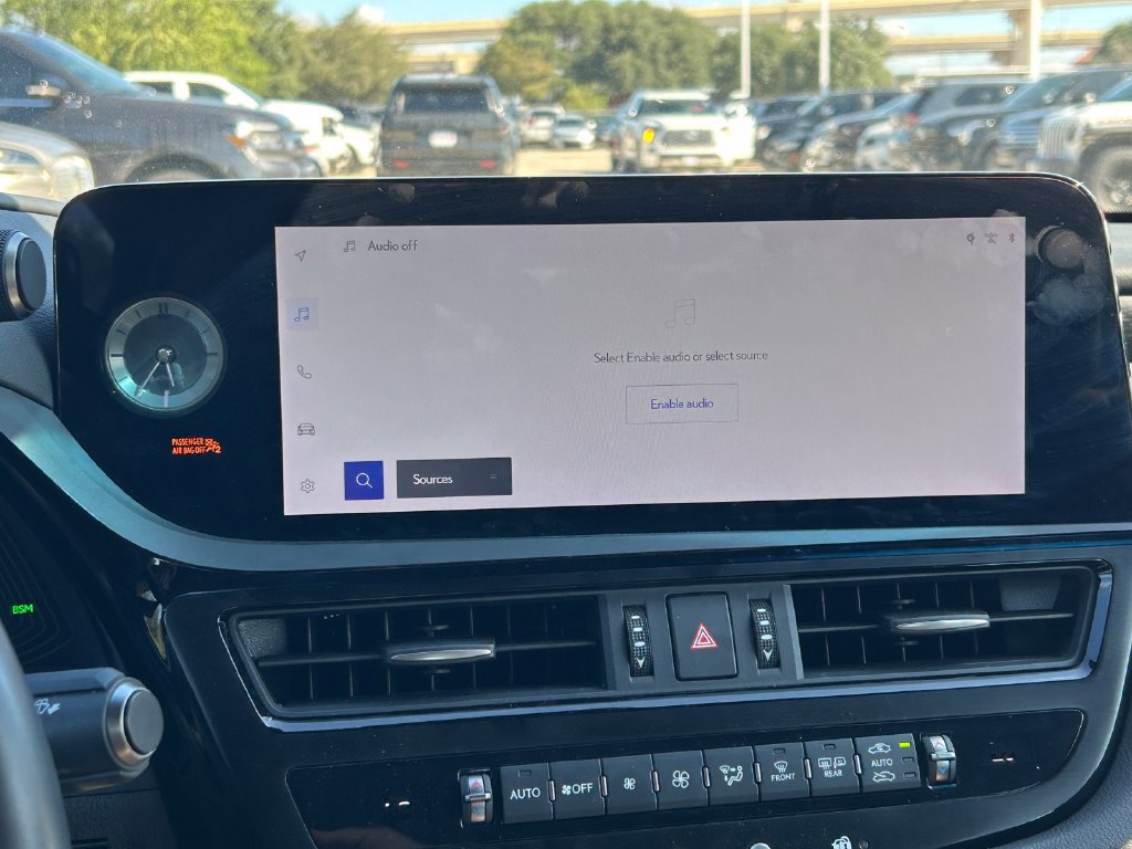 Used 2024 Lexus ES 300h w/ Technology Package FWD image 35