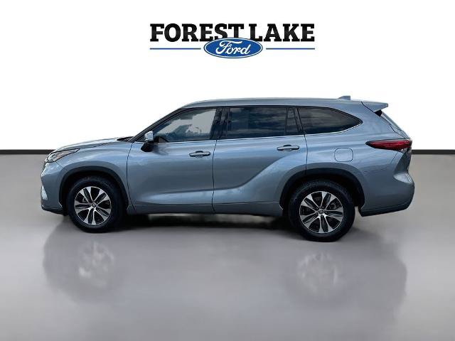 Used 2022 Toyota Highlander XLE FWD image 4