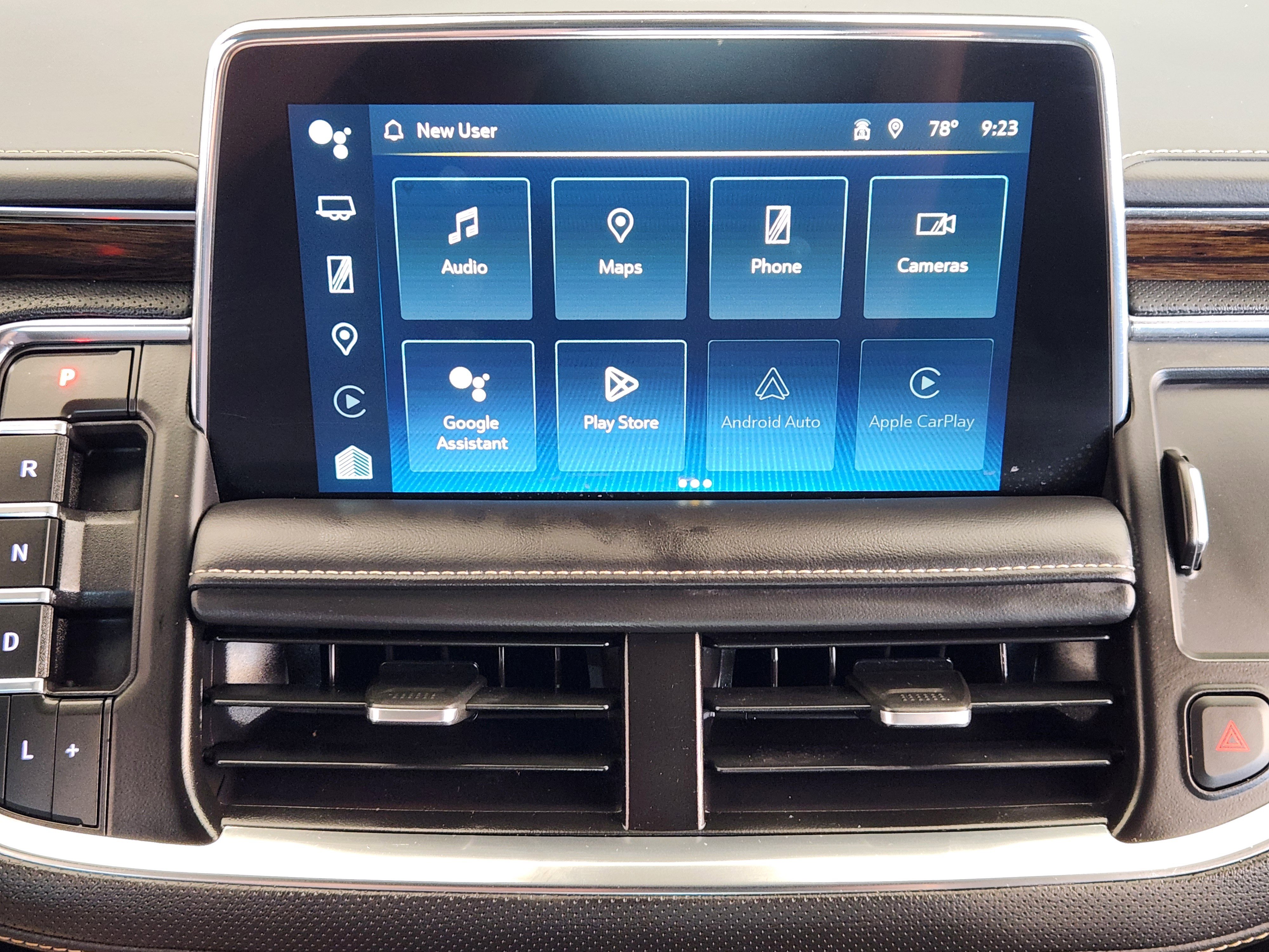 Used 2023 Chevrolet Suburban Premier RWD image 18