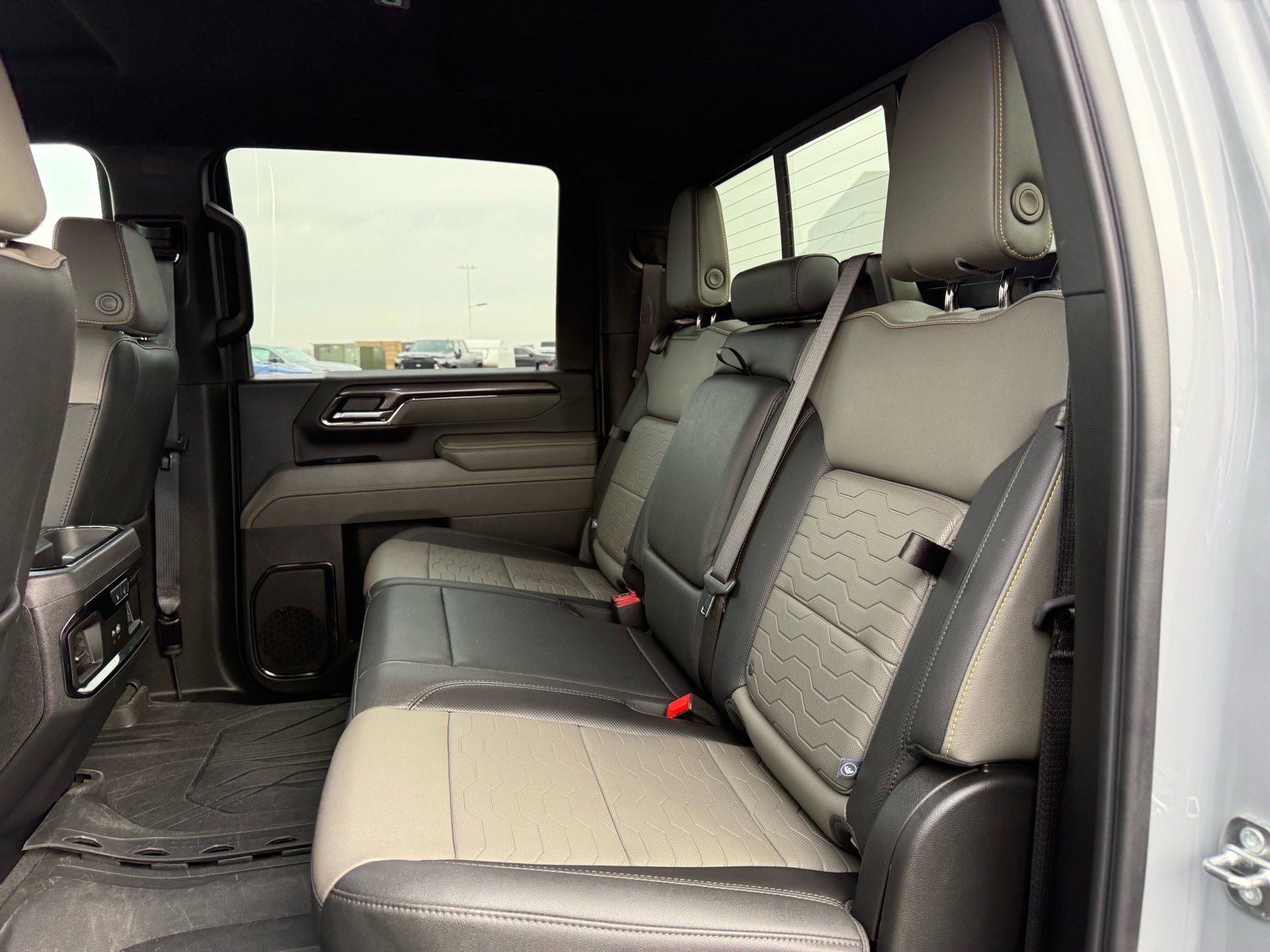 Used 2024 Chevrolet Silverado 2500 ZR2 AWD/4WD image 17