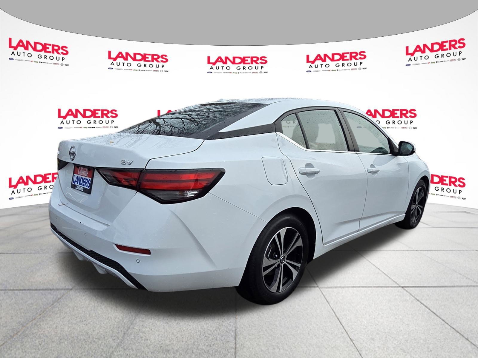 Used 2022 Nissan Sentra SV image 3