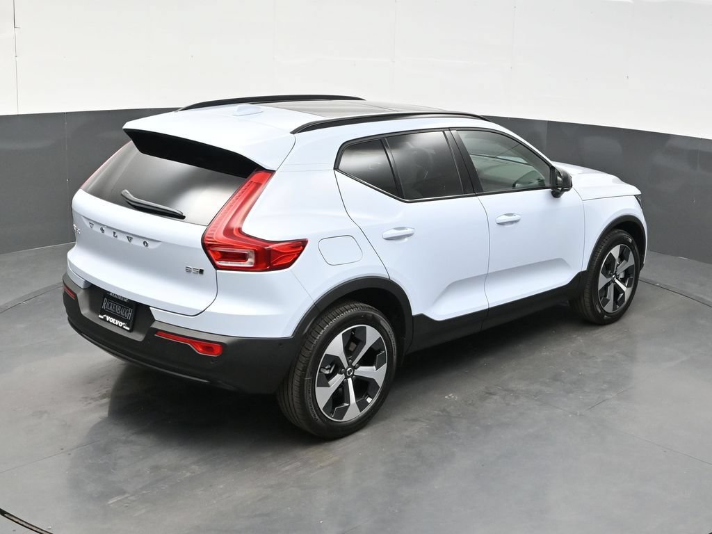 New 2026 Volvo XC40 B5 Plus w/ Protection Package Premier AWD/4WD image 36