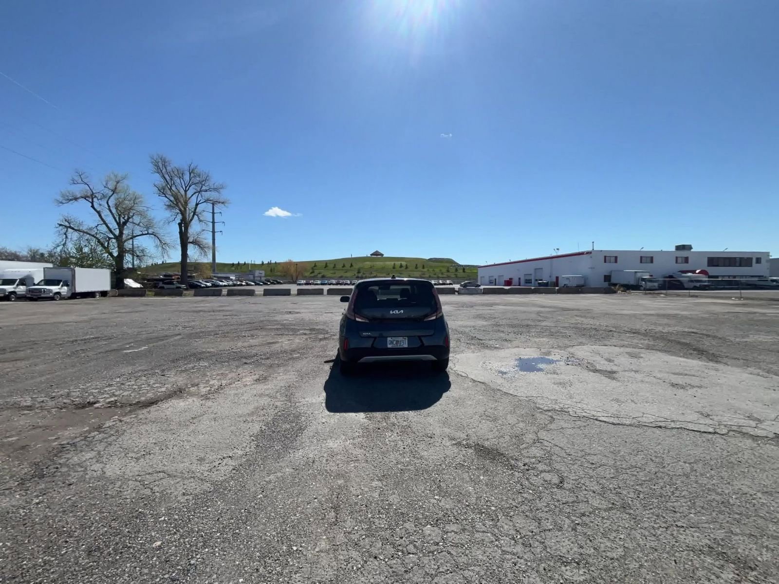 Used 2025 Kia Soul LX w/ LX Technology Package FWD image 16