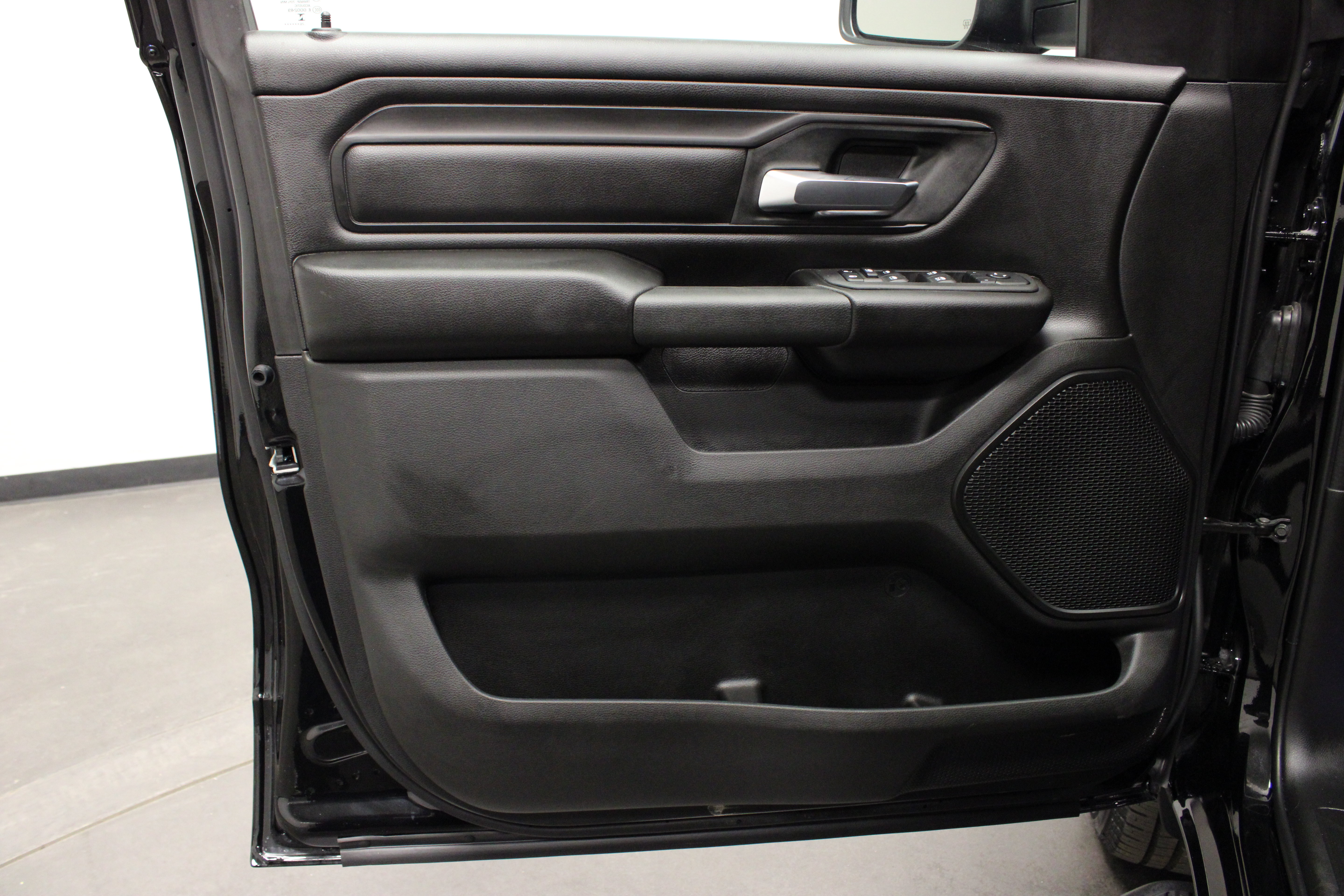 New 2027 RAM 1500 Express AWD/4WD image 19