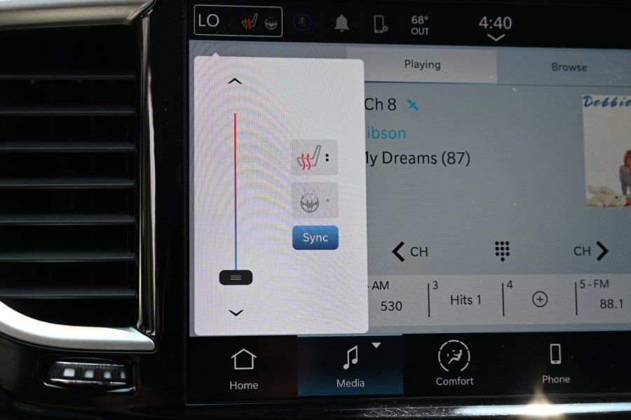Used 2024 Chrysler Pacifica Touring-L FWD image 28