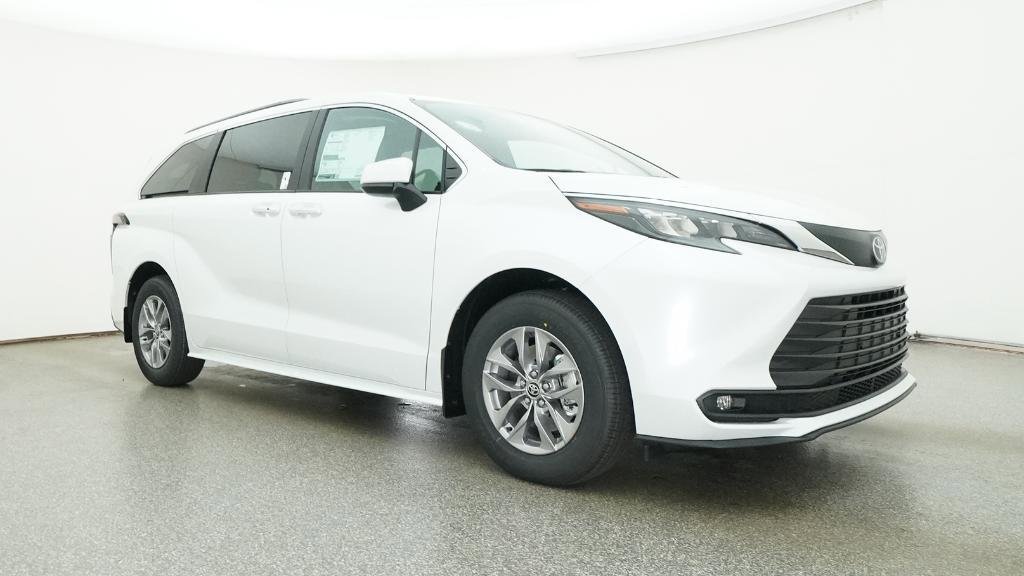 New 2026 Toyota Sienna XLE FWD image 15