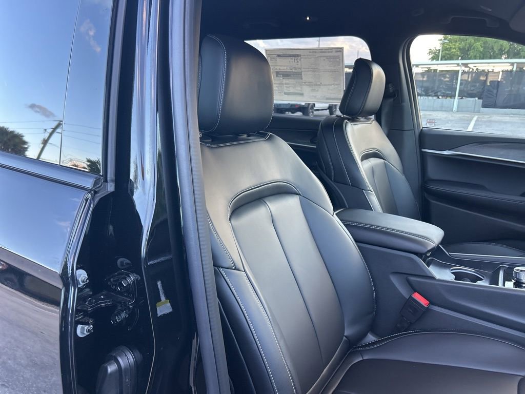 New 2025 Jeep Grand Cherokee L Limited image 22