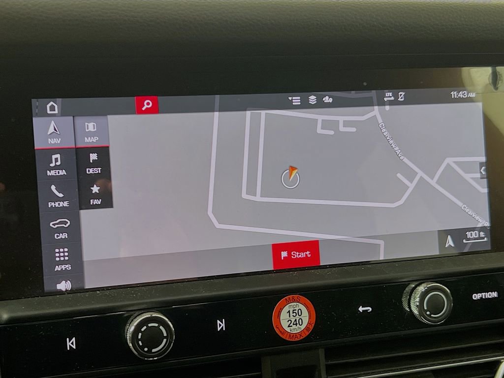 Certified 2025 Porsche Macan AWD/4WD image 16