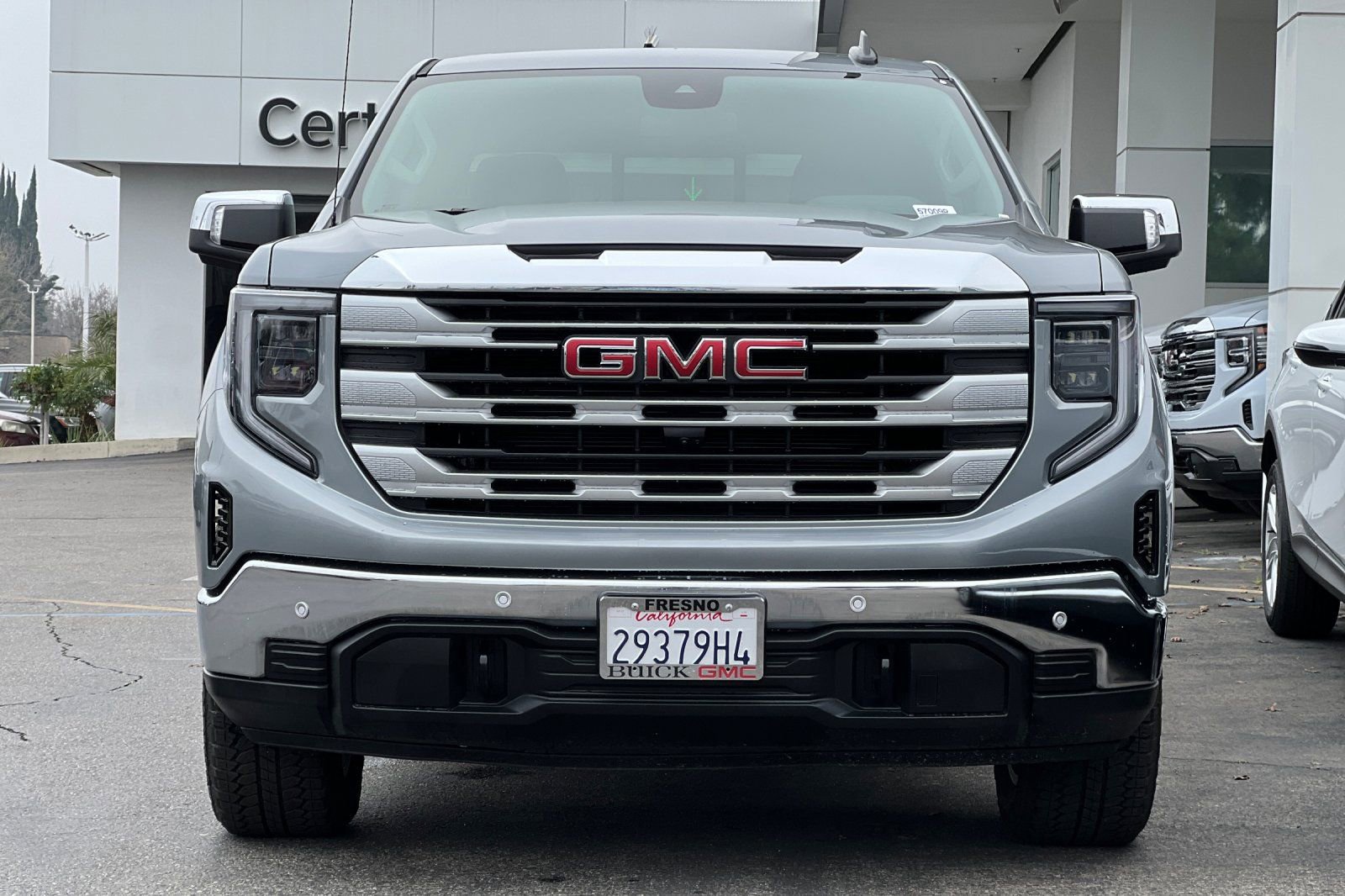 Used 2025 GMC Sierra 1500 SLE image 9