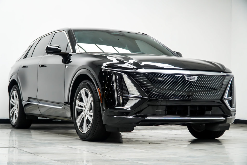 Used 2024 Cadillac Lyriq Tech w/ Driver Assist Package RWD image 4
