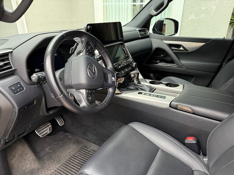 Used 2023 Lexus LX 600 F Sport w/ Accessory Package (Z1) AWD/4WD image 3