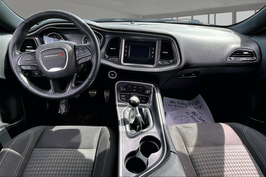 Used 2015 Dodge Challenger R/T w/ Quick Order Package 22B R/T RWD image 17