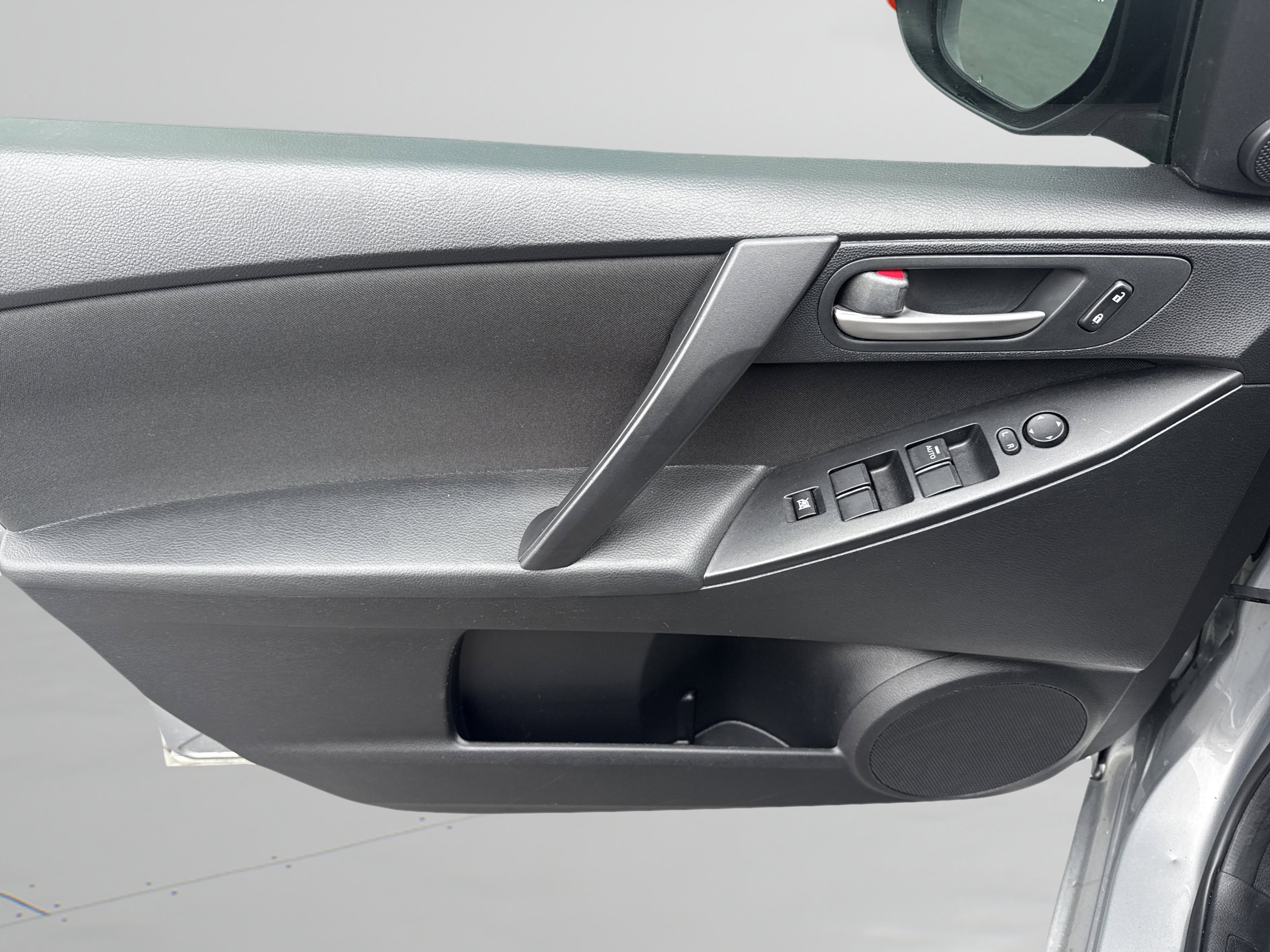 Used 2013 MAZDA MAZDA3 i Touring FWD image 17