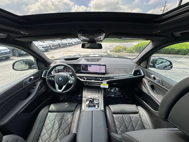 New 2026 BMW X5 xDrive50e w/ Climate Comfort Package AWD/4WD image 3
