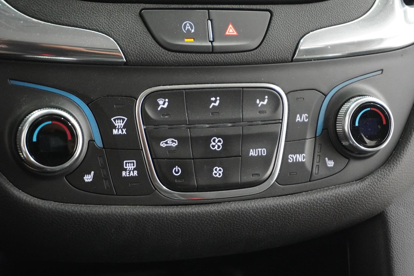 Used 2023 Chevrolet Equinox LT image 32