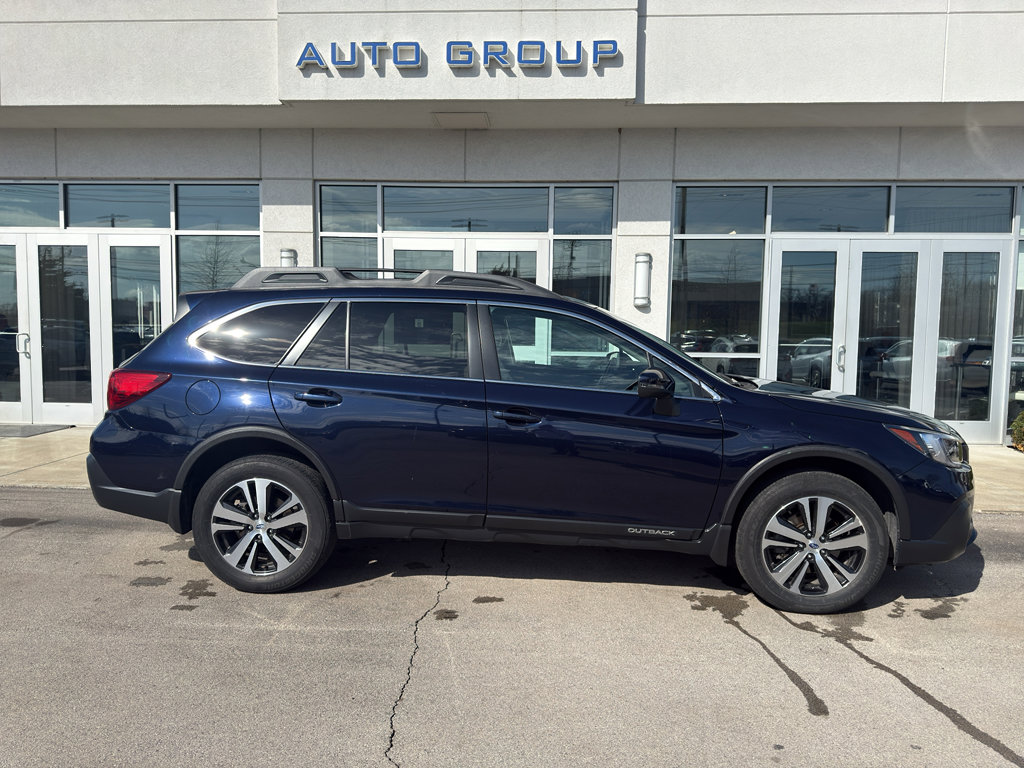 Used 2018 Subaru Outback 3.6R Limited image 2