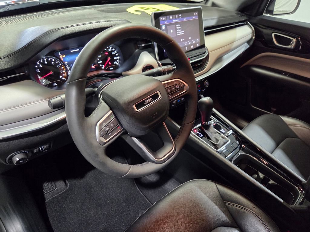 Used 2024 Jeep Compass Limited image 6