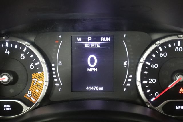Used 2023 Jeep Renegade Latitude w/ Sun & Fun Group AWD/4WD image 37
