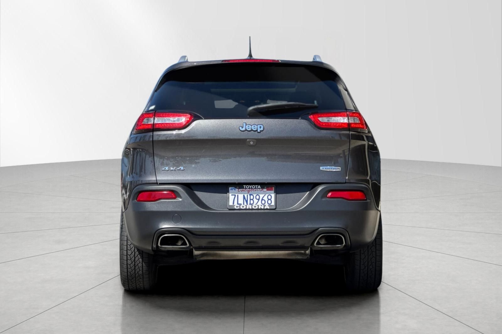 Used 2015 Jeep Cherokee Latitude w/ Comfort/Convenience Group image 4