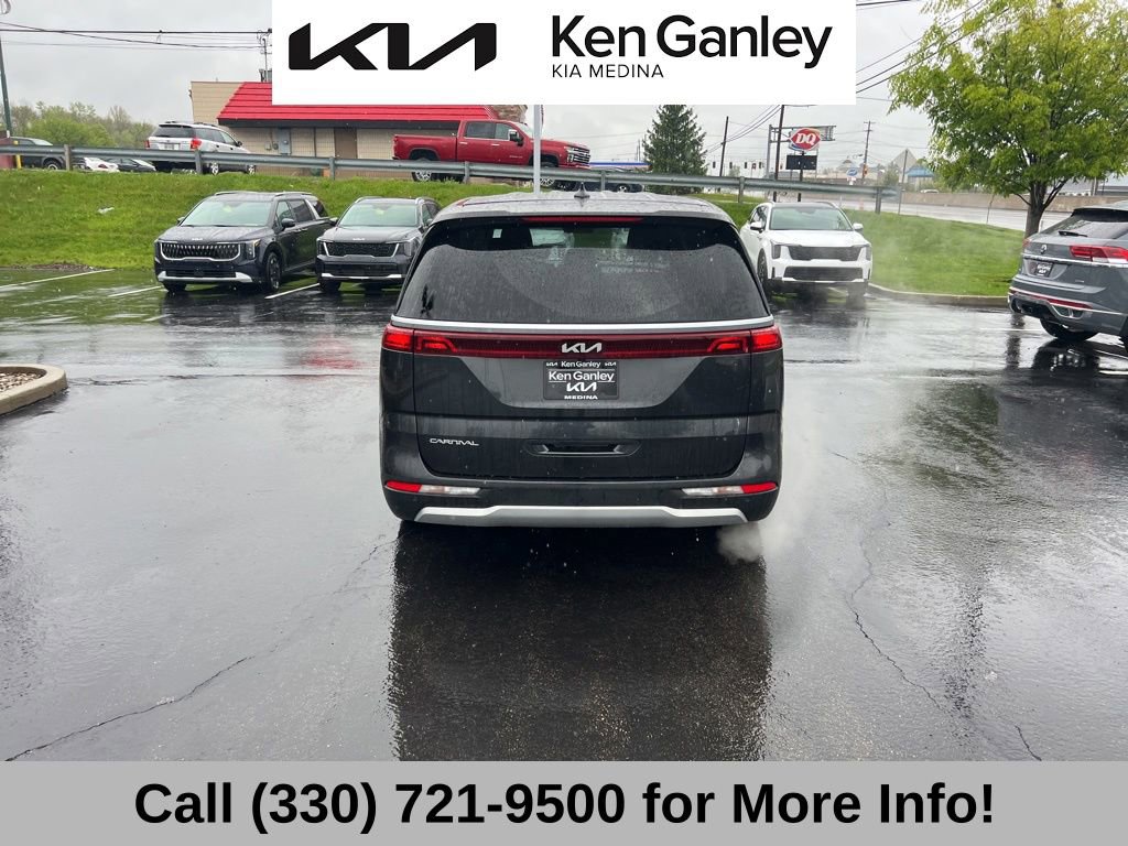 Used 2024 Kia Carnival LX FWD image 13