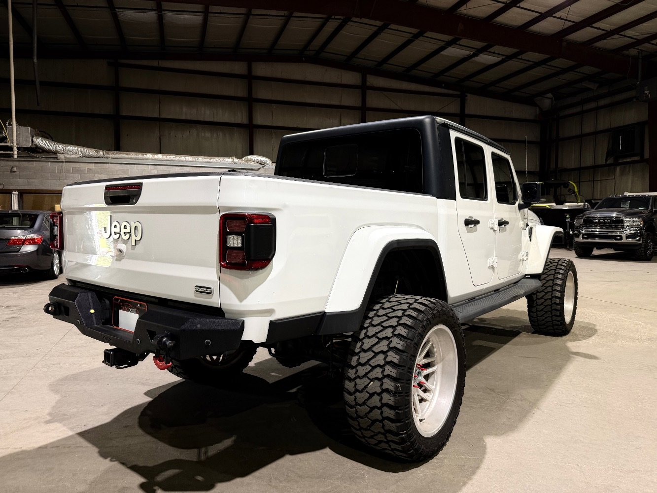 Used 2020 Jeep Gladiator Overland AWD/4WD image 5