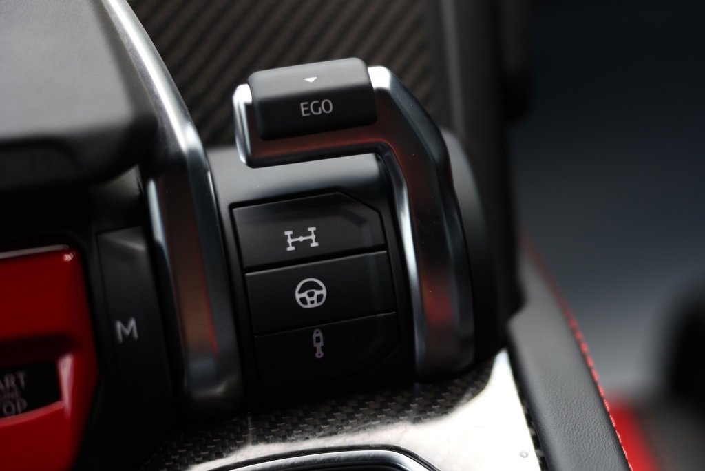 Used 2024 Lamborghini Urus Performante image 39