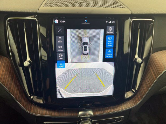 Certified 2024 Volvo XC60 B5 Plus w/ Protection Package Premier AWD/4WD image 17