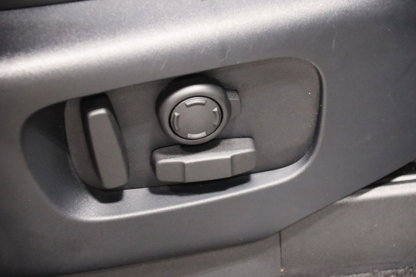 Used 2020 Land Rover Discovery HSE image 47