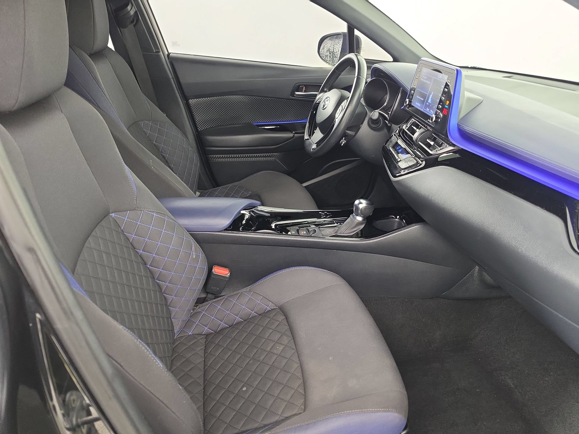 Used 2021 Toyota C-HR XLE FWD image 40