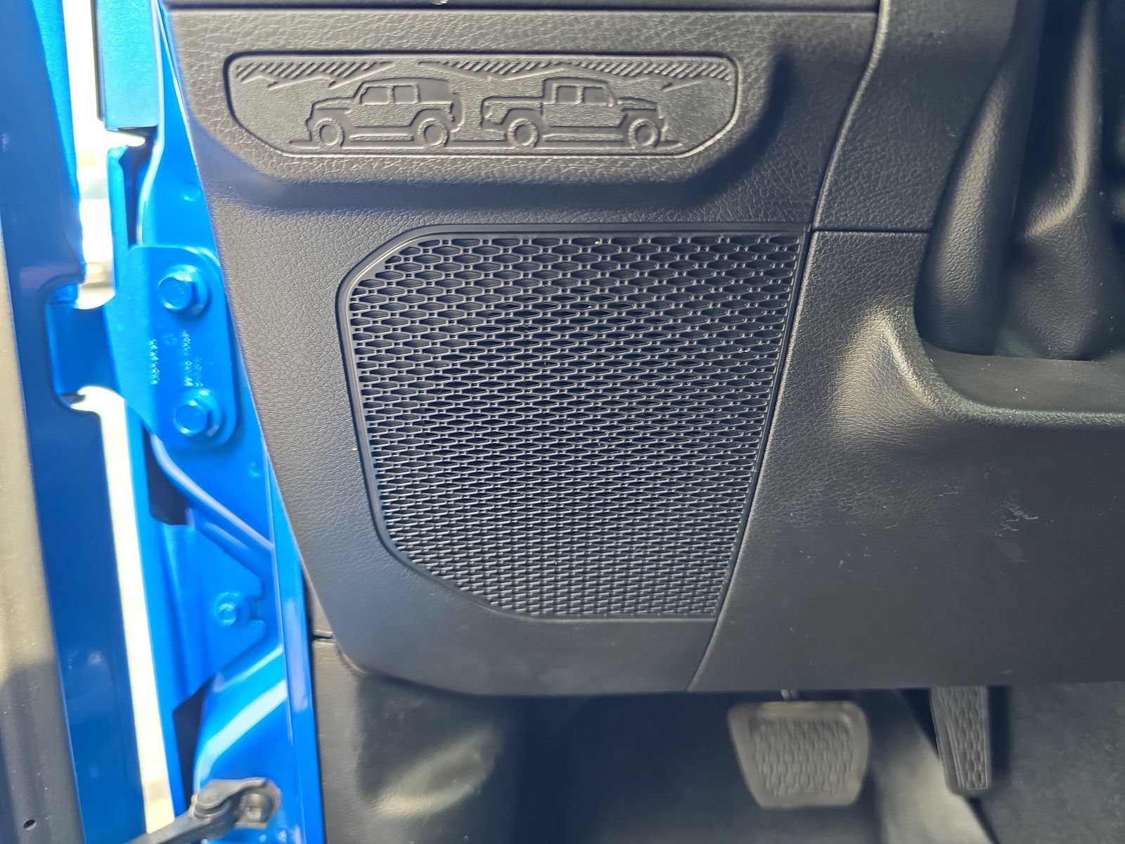 Used 2024 Jeep Wrangler Unlimited Sahara w/ Technology Group AWD/4WD image 14