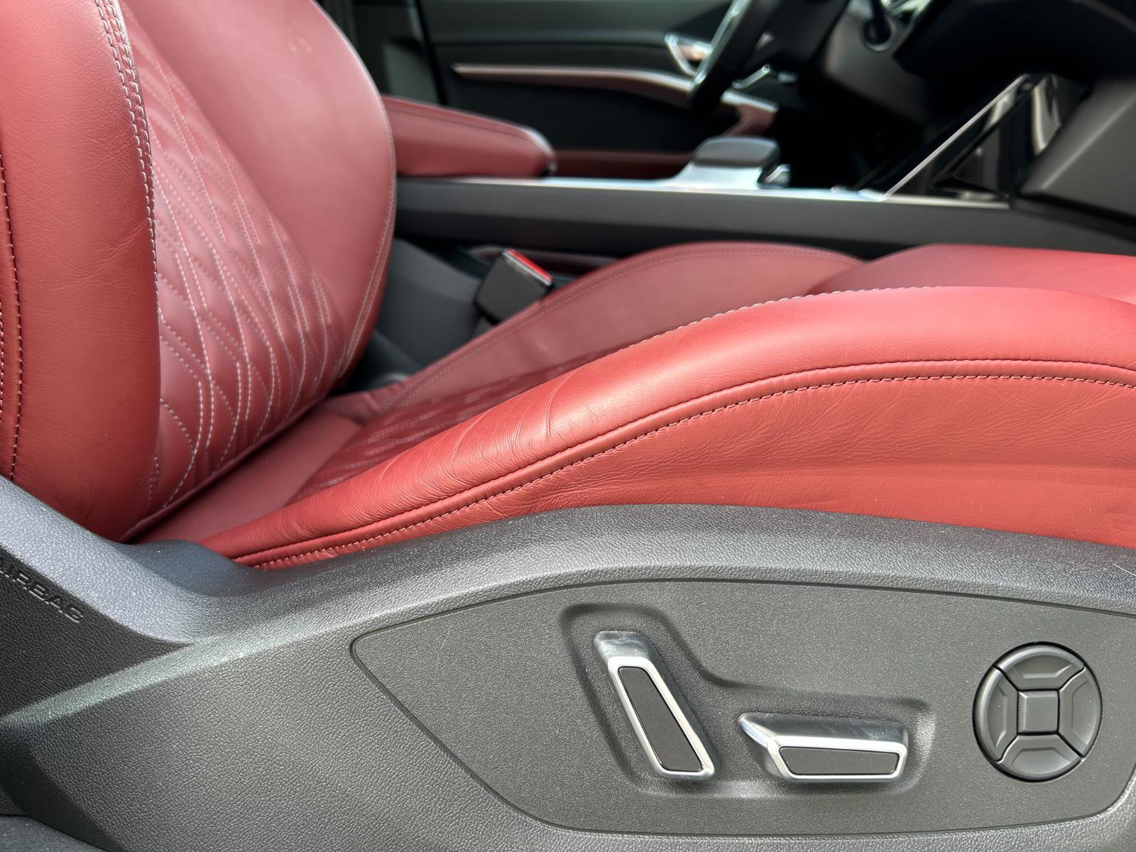 Used 2023 Audi e-tron S Prestige w/ Prestige Package image 28