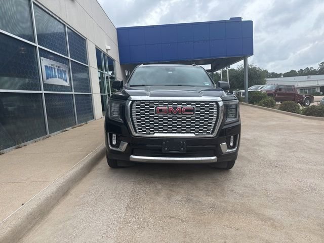 Used 2024 GMC Yukon XL Denali RWD image 3