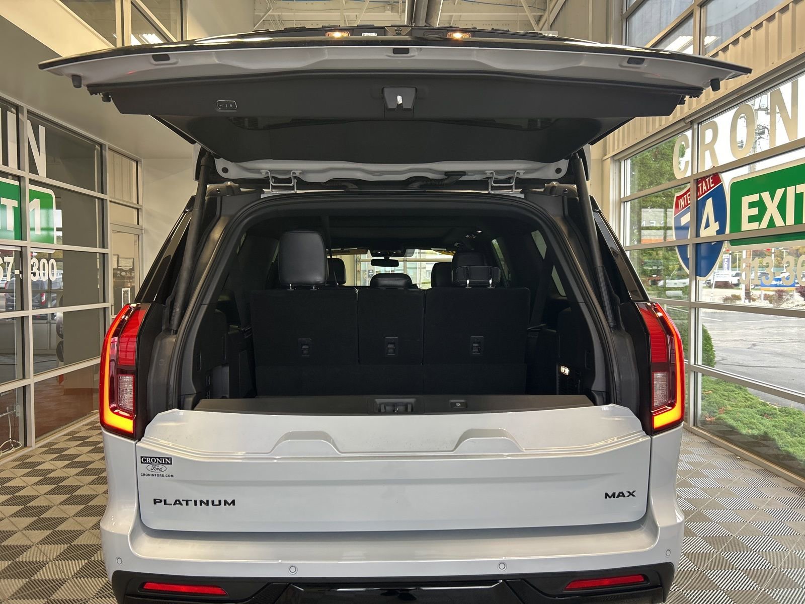 Used 2025 Ford Expedition Max Platinum w/ Stealth Appearance Package image 11