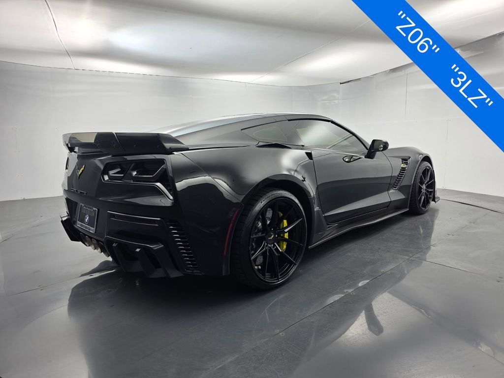 Used 2015 Chevrolet Corvette Z06 w/ 3LZ Preferred Equipment Group RWD image 4