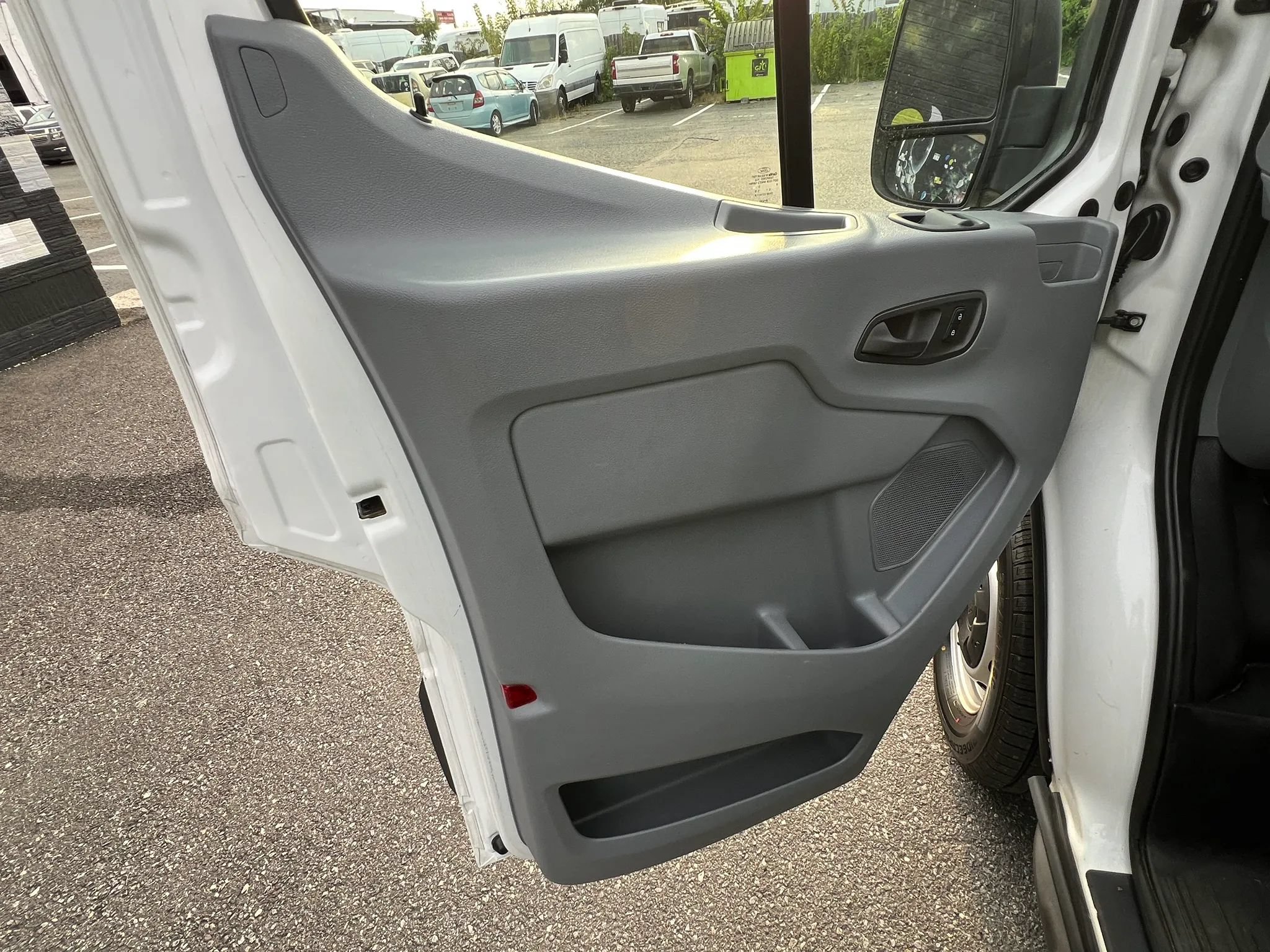 Used 2018 Ford Transit 250 148 Low Roof RWD image 9