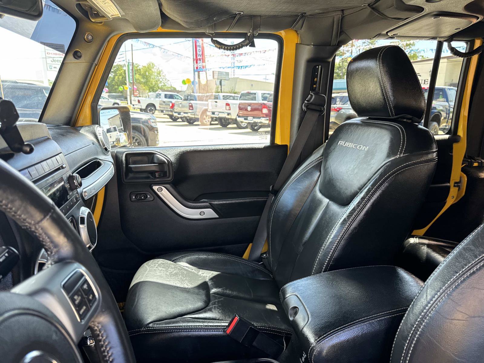 Used 2015 Jeep Wrangler Unlimited Rubicon image 15