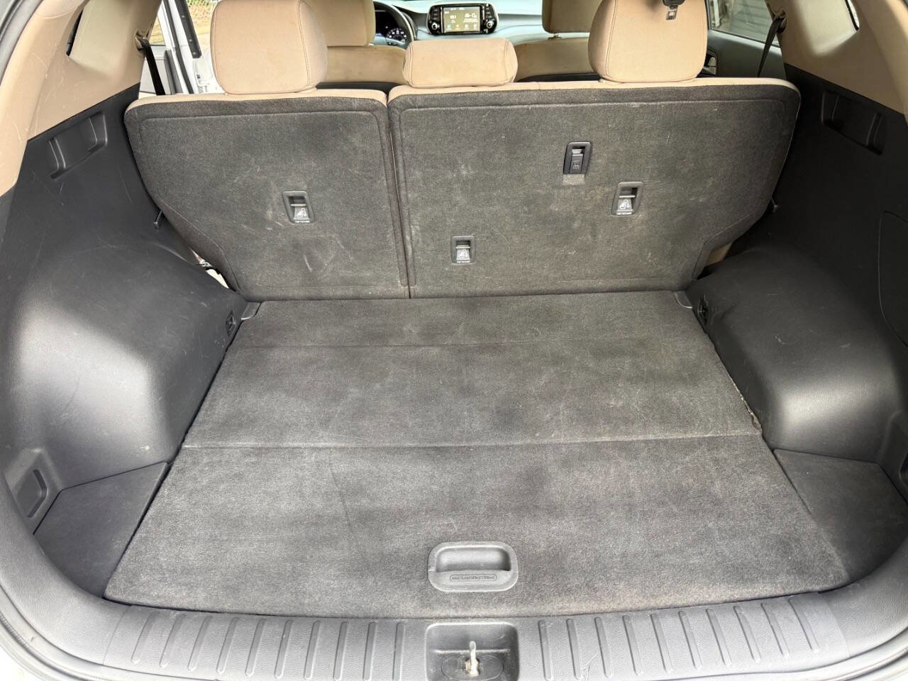 Used 2021 Hyundai Tucson SE w/ Cargo Package image 11