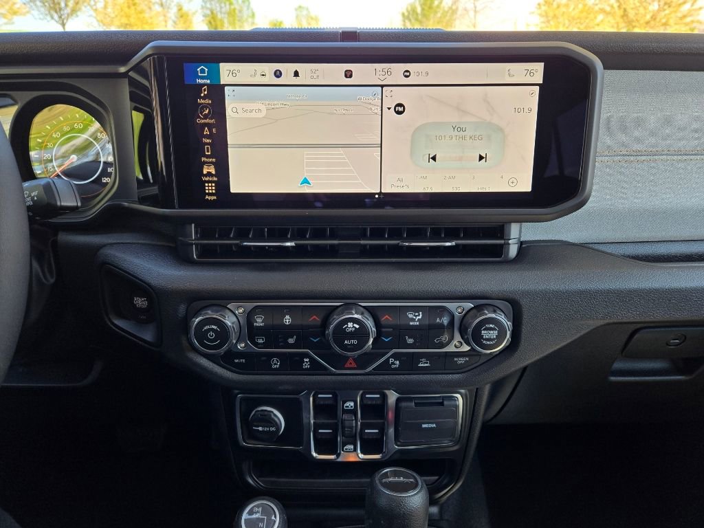 Used 2024 Jeep Gladiator Sport image 21