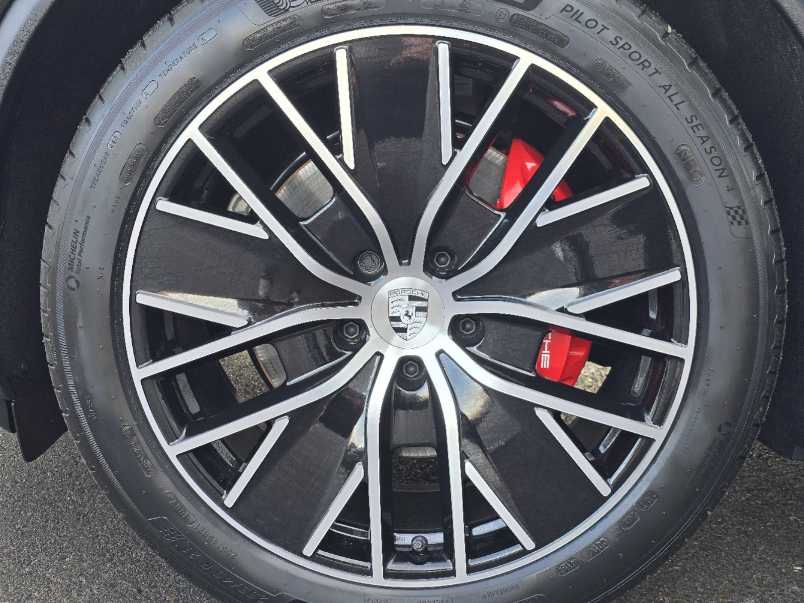 New 2025 Porsche Macan 4S Electric image 12