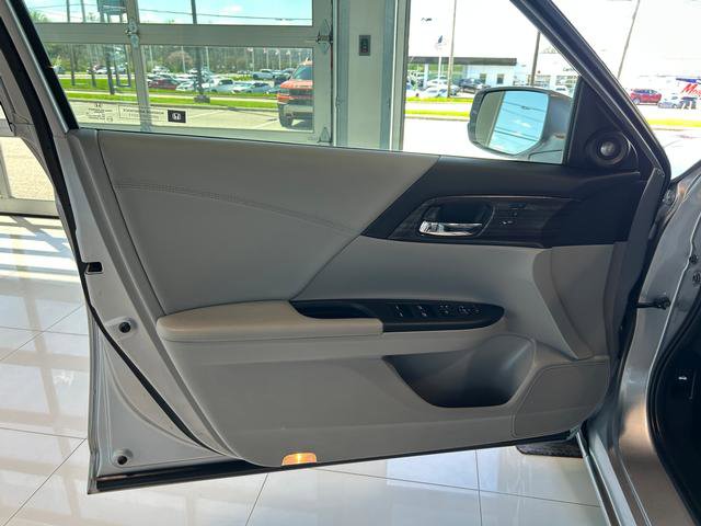 Used 2017 Honda Accord EX-L image 14