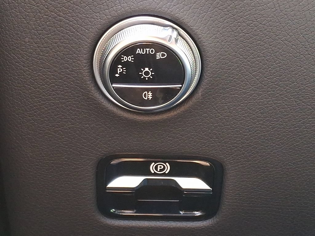 Used 2023 Mercedes-Benz GLC 300 4MATIC image 23